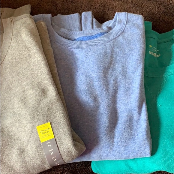 Sweaters - Picture 2 of 5